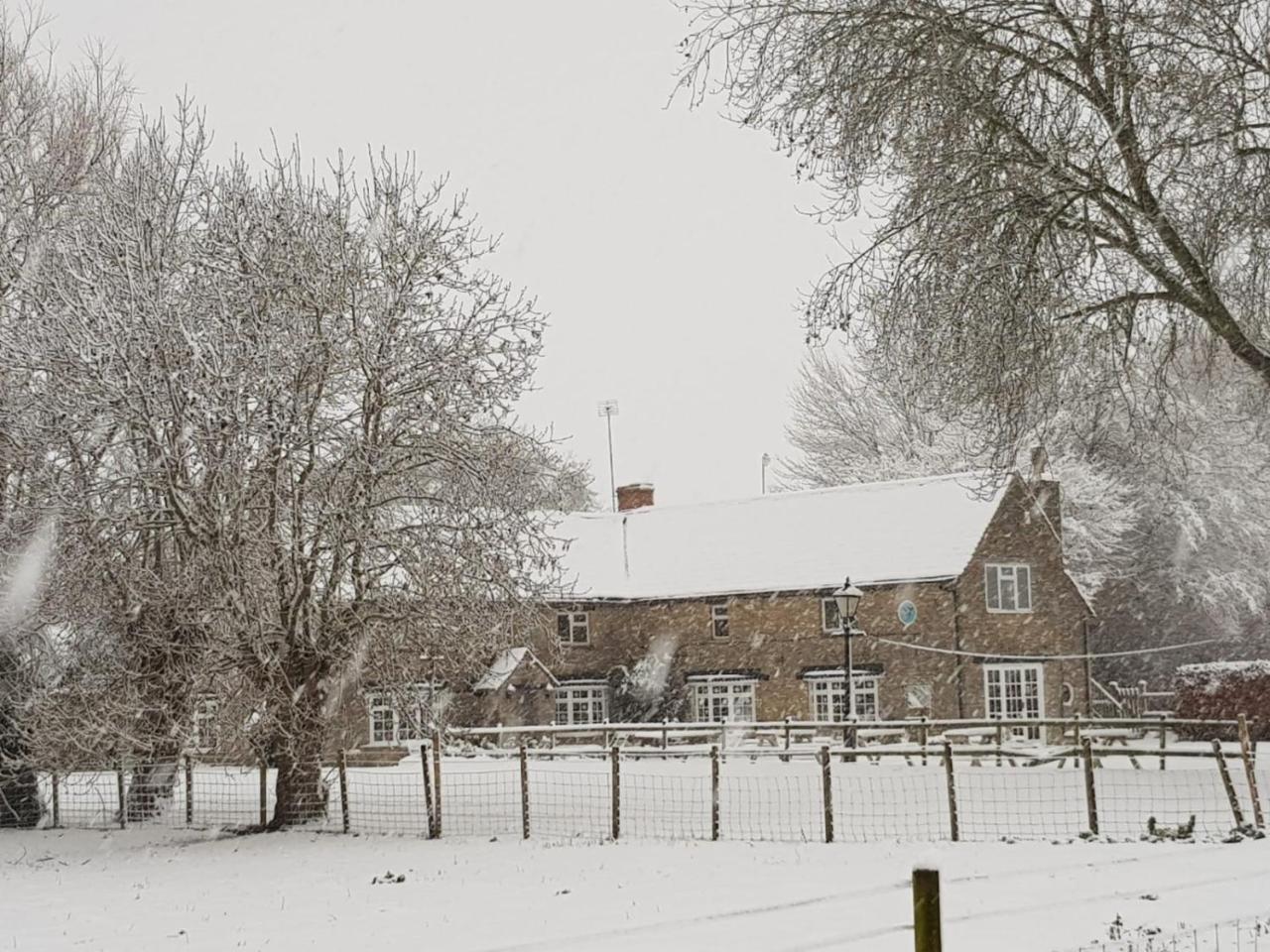 Bed and Breakfast The Old Spotted Cow Marston Meysey Zewnętrze zdjęcie